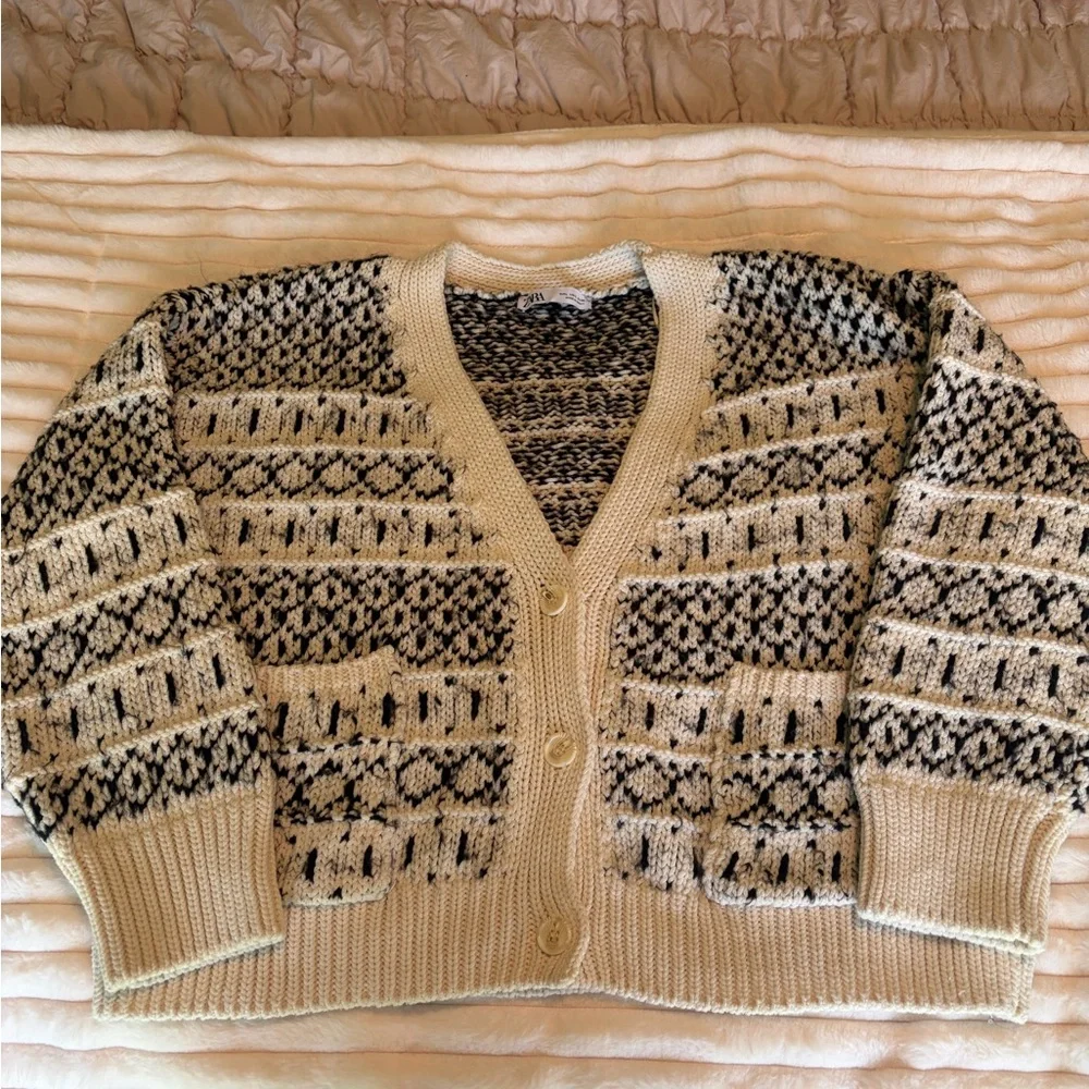 Zara Cream and Black Patterned V-Neck Cardigan - Picture 1 of 3